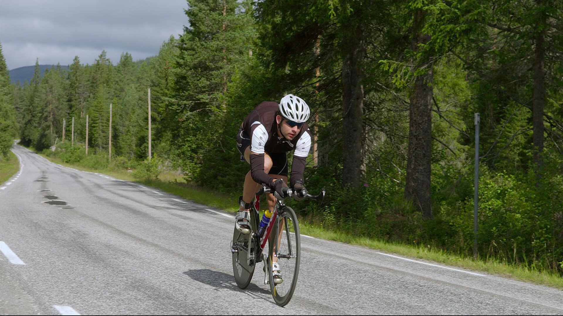 城市荧光夜跑音乐派对 运动与潮流文化碰撞